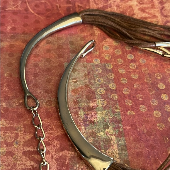 Striking St. Thomas Multistrand choker with moving gold tone crescent tube beads - Picture 6 of 7